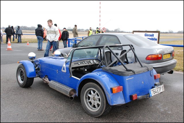 090208_LurcyLevis_133-Caterham_01