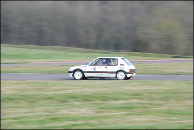 Peugeot205GTi_02